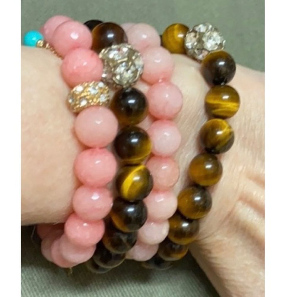 ✅2 Pink crystal beaded bracelets. Offers Welcomed. - Picture 8 of 14